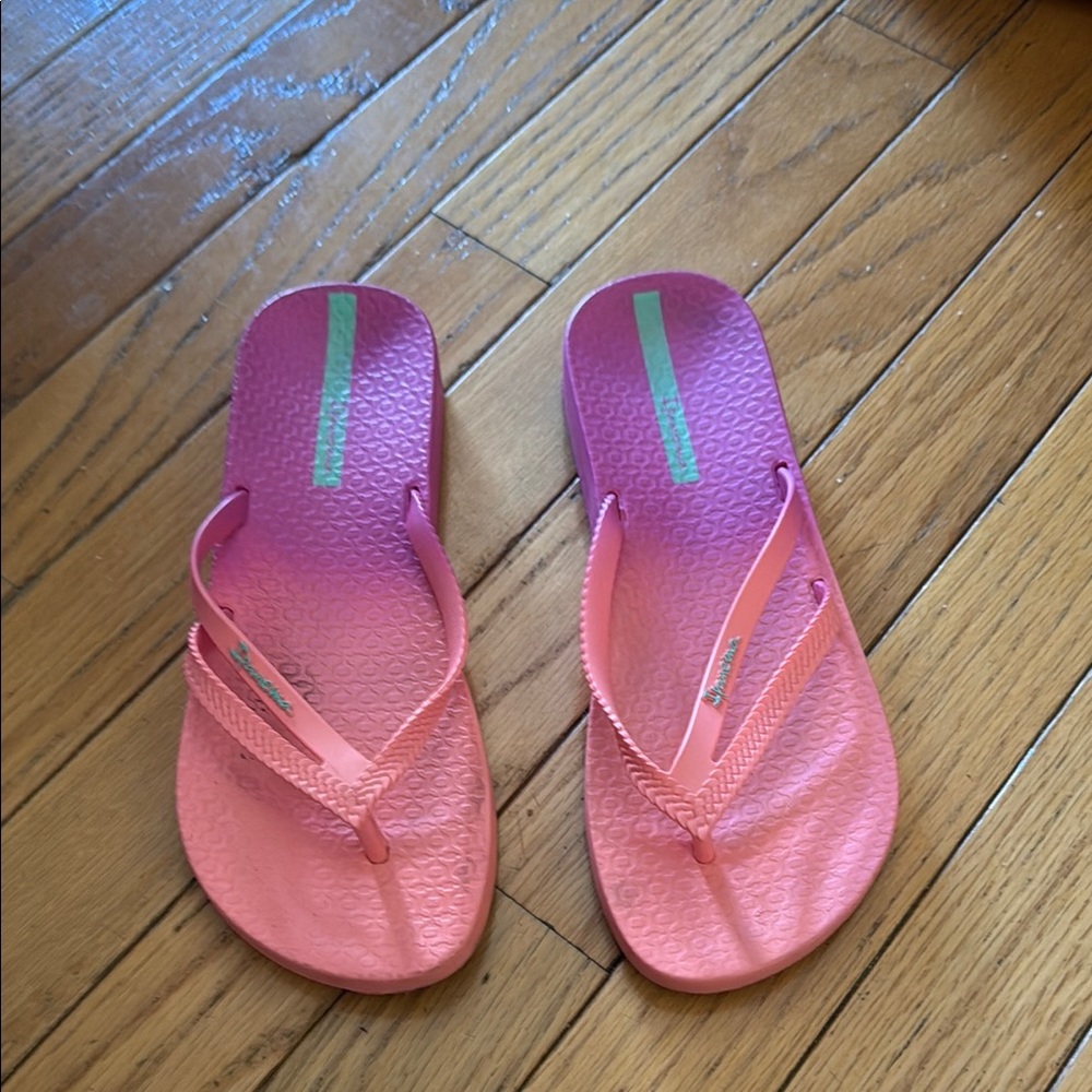Ipamema Pink/Purple Ombré Flip Flops for Women